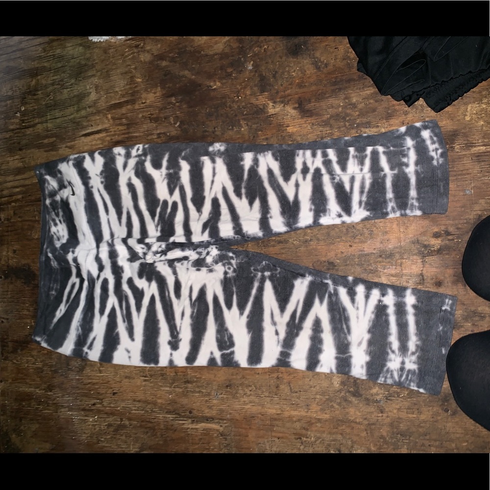 Women’s print Nike leggings